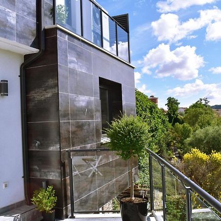 Albergue Hosting Duero Pesquera de Duero Exterior foto