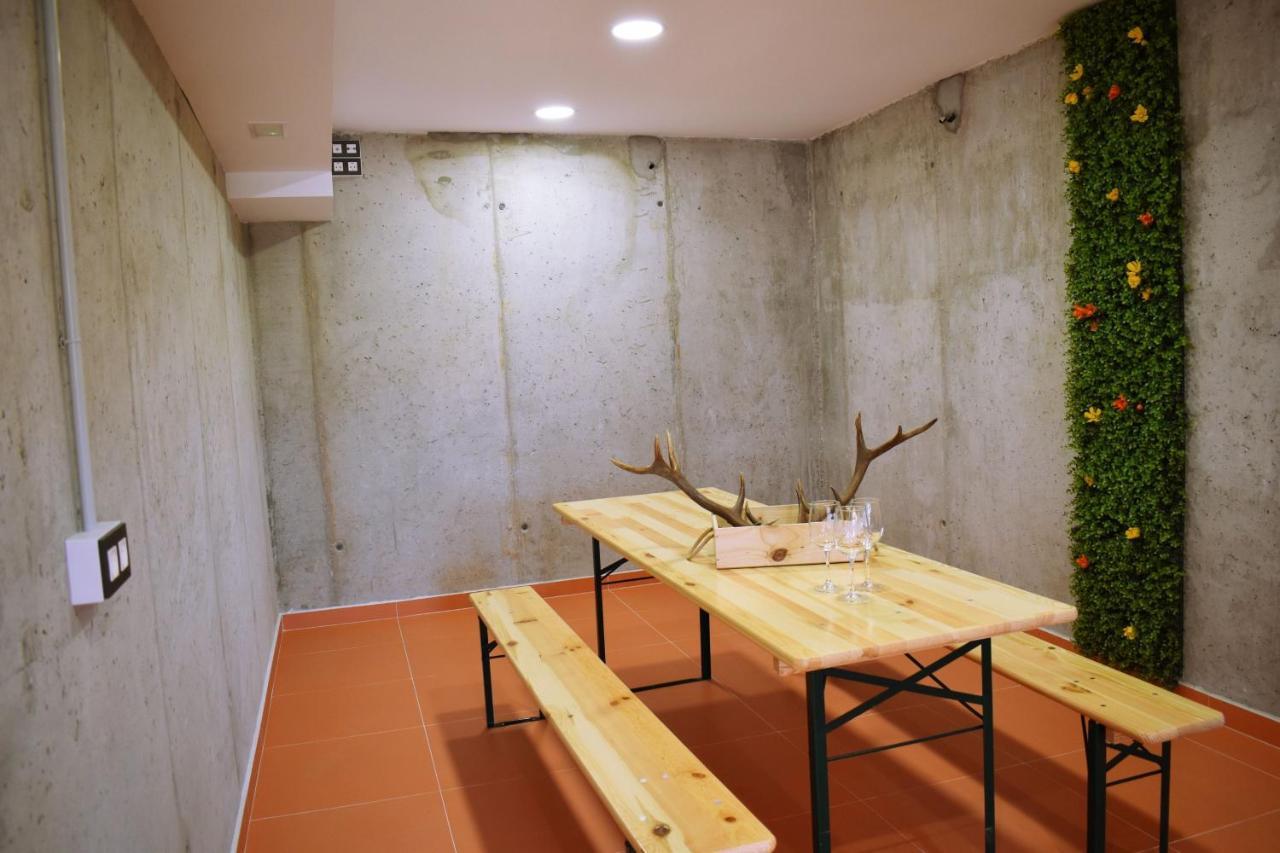 Albergue Hosting Duero Pesquera de Duero Exterior foto